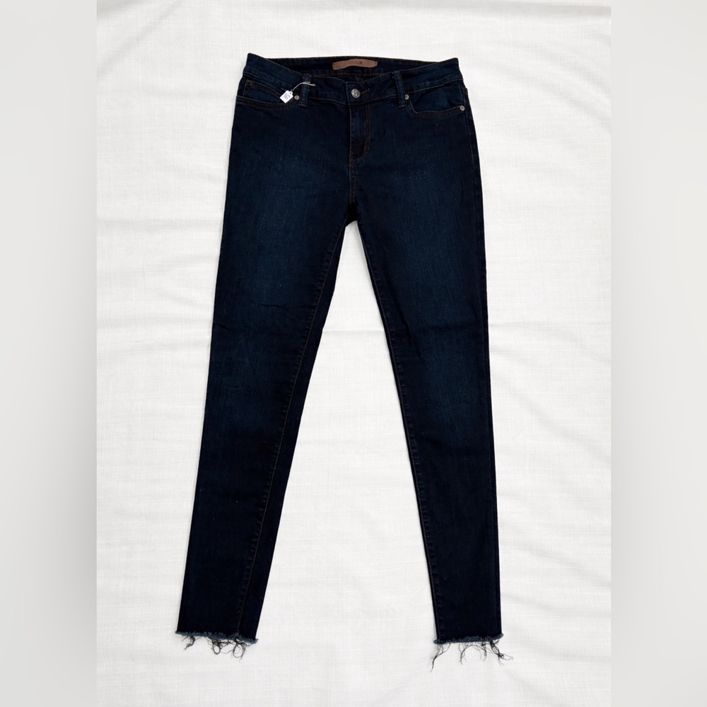 Joes Jeans Women's Dark wash frayed bottom Jeans size 26